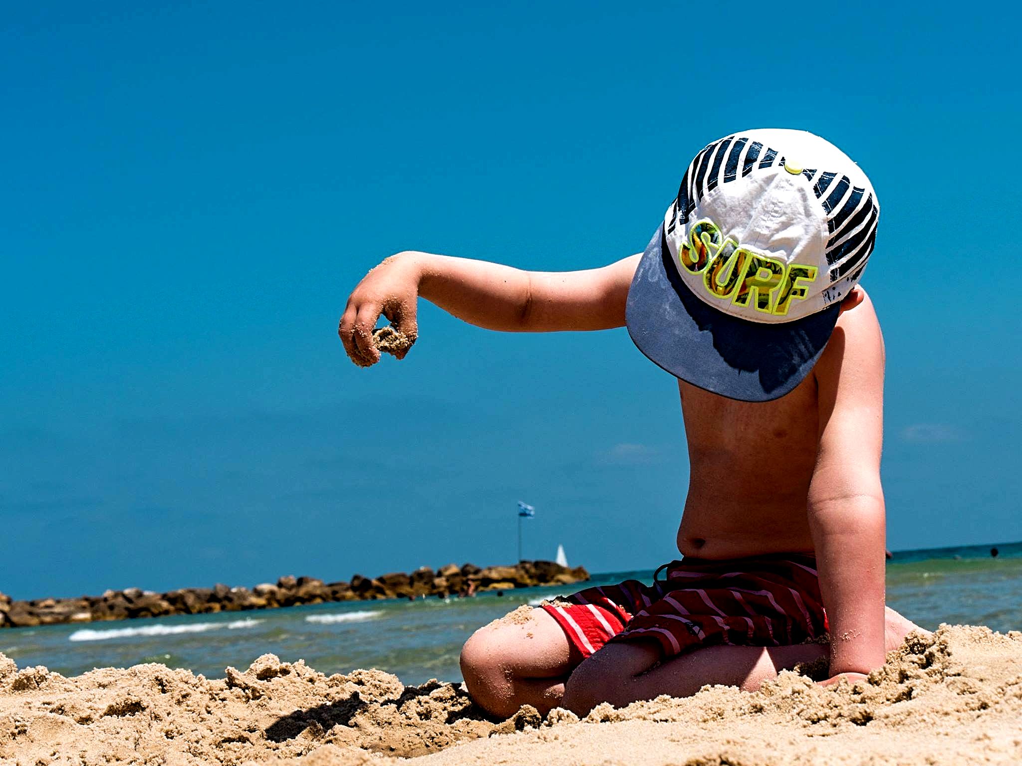 Child on a Tel Aviv beach