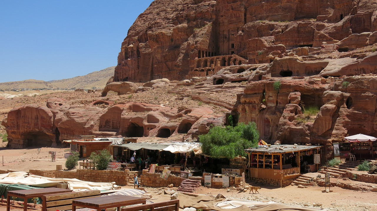 Common mistakes tourists do in Petra- Relying on credit cards, A Cafe in Petra