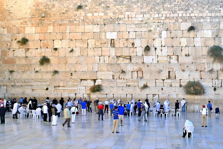People praying at the Western Wall