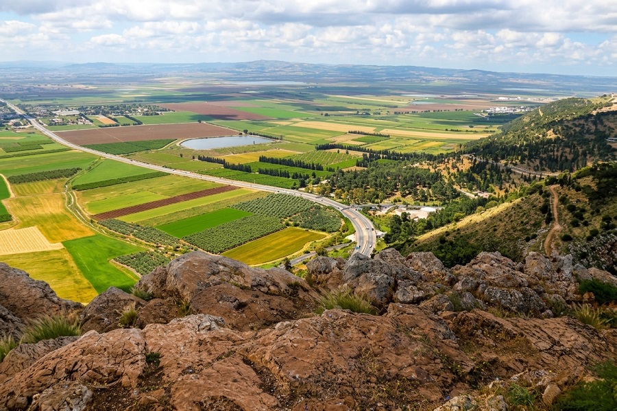 10-Day Protestant Holy Land Itinerary - A panoramic view of the Jezreel Valley from Mount Precipice
