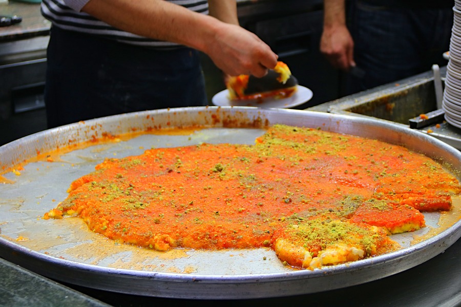 Knafeh cooked in Jerusalem street