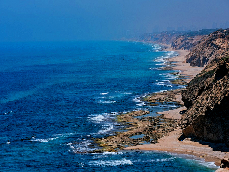the Mediterranean seashore north of Herzliya, Apollonia National Park