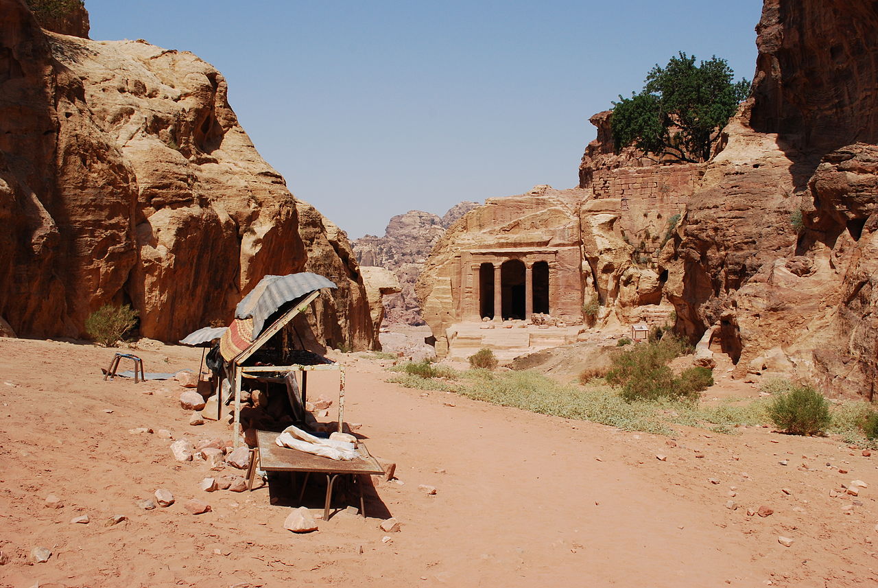 the garden temple, petra
